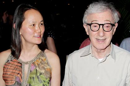 Woody Allen está casado hace años con Soon-Yi, una hija adoptiva de Mia Farrow