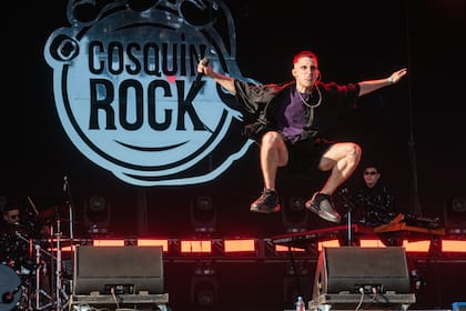 Wos por los aires del Escenario Norte del Cosquín Rock 2022