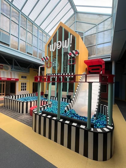 Wow City es una ciudad a escala en la que los chicos pueden ir rotando por diferentes espacios.