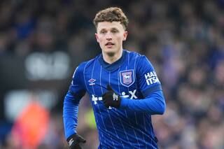 Wrexham rompe su récord de fichajes al contratar a Nathan Broadhead por US$13 millones