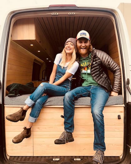 Wyatt Russell está casado con la actriz Meredith Hagner y tienen un hijo juntos