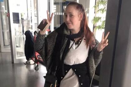 Wynn se puso encima siete vestidos, dos pares de pantalones, dos pares de zapatos, dos pares de shorts, una pollera y un cárdigan