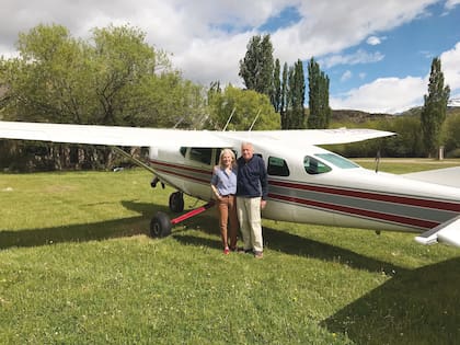 Wyss, con su amiga, la viuda de Douglas Tompkins, Kris McDivitt