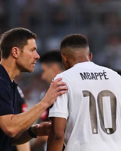 Xabi Alonso y Mbappé (X @LaLiga)