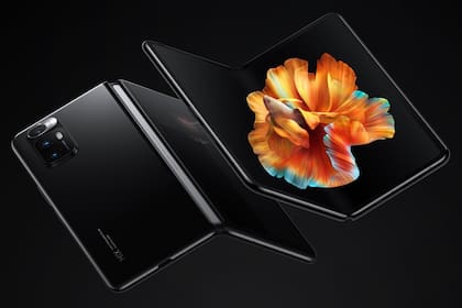 Xiaomi Mi Mix Fold es un ejemplo del diseño que hoy impera en teléfonos plegables. una pantalla externa en la tapa, y una pantalla flexible de 8 pulgadas en la cara interna del teléfono