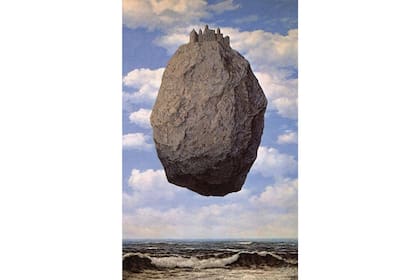 Ximena se adentró al mundo del arte con la pintura The Castle of the Pyrenees de Reene Magritte