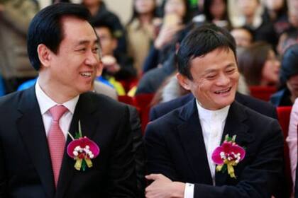 Xu Jiayin junto a Jack Ma, fundador de Alibaba. Ma sufrió un duro golpe a sus finanzas y las aspiraciones que tenía con su Grupo Hormiga.

