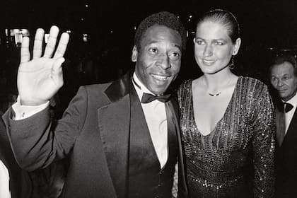 Recuerdos de sus dos grandes amores, Pelé, con quien estuvo en pareja por seis años.