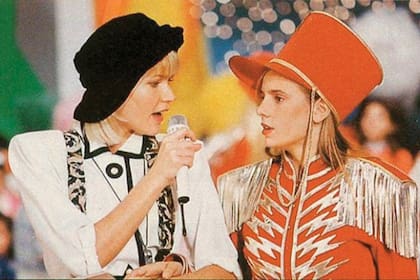 Xuxa junto a Julieta Cardinali, que debutó a los 14 años en la televisión como paquita. 