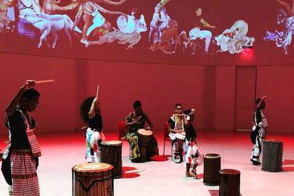 Performance de la artista argentina Cecilia Bengolea en el Faena Festival