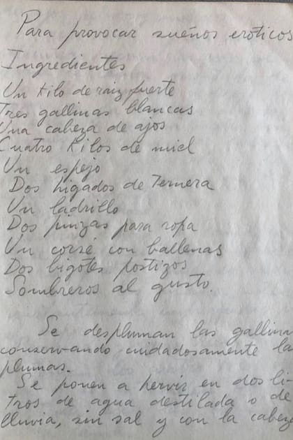 Página manuscrita con la receta para provocar sueños eróticos en uno de sus cuadernos