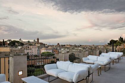 En la terraza con vista sobre Roma abrió una sede del célebre restaurante parisino Caviar Kaspia