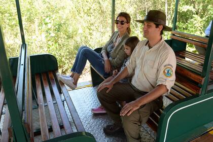 La familia Macri paseó en el Tren Ecológico de la Selva, dentro del Parque Nacional Iguazú.