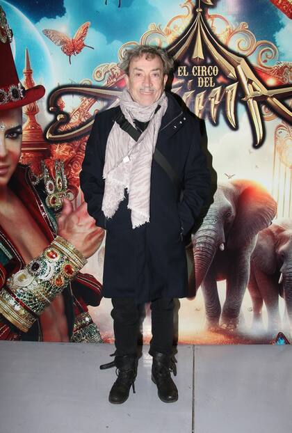 Y para completar el estrado, Aníbal Pachano -que la misma noche del jueves presenció la muestra The Messi Experience, en el Luna Park- también se acercó al predio para acompañar a su colega