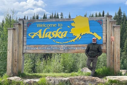 Y por supuesto, el último destino, que es el que uno espera, en mi caso, Alaska. Cuando me encontré con el cartel de entrada me largué a llorar como un nene, es un momento que me voy a guardar para siempre”.