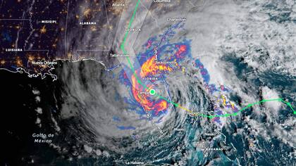 Ya como tormenta tropical, Nicole se encuentra en el centro de Florida