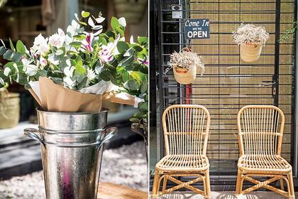 Ya desde la calle nos saluda un objeto de diseño, y los ramos de flores, especialidad de Irene