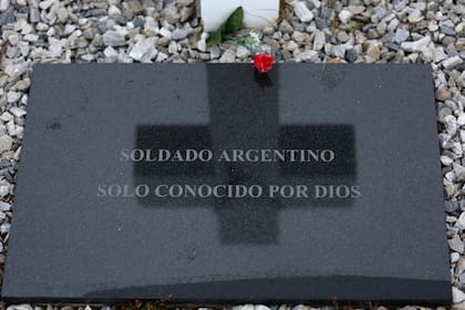 Las tumbas de argentinos enterrados como NN en Darwin tendrán una placa