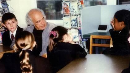 Ya fuese en las aulas, en talleres o en publicaciones en las que participó como autor, Tahta hacía énfasis en la importancia de la colaboración en el proceso educativo