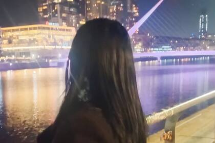 “Ya habíamos llegado a mi departamento y no podíamos dejar de hablar, continué en el auto por horas, hasta que decidí bajarme”, confiesa.