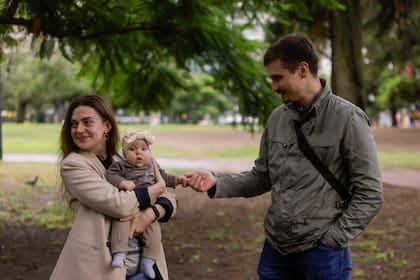 "Ya no era seguro permanecer en Rusia con nuestra forma de pensar", afirma Yaroslav, quien vive con su mujer y su hija de cuatro meses en la Argentina