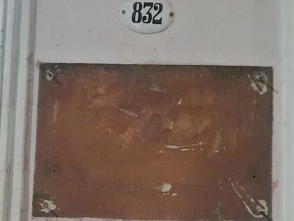 Ya no está la placa histórica del Museo del Traje, en Chile 832