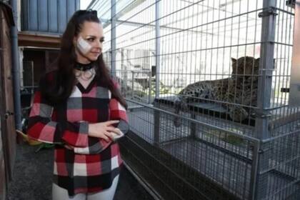 Ya recuperada, Jessica volvió a ver al leopardo que la atacó
