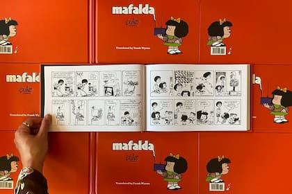 Ya salió en Estados Unidos el primer volumen de Mafalda en inglés