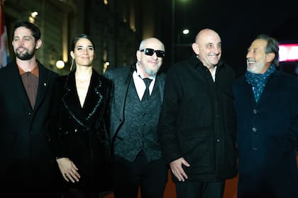Yago Lange, Juana Viale, Daniel Aráoz, el Puma Goity y Guillermo Francella.