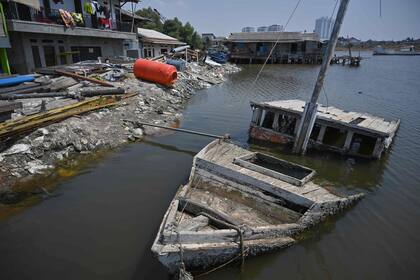 Yakarta es la capital de Indonesia y tiene diez millones de habitantes