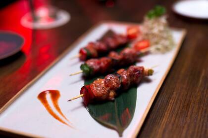 Yakitori, especie de brochette nipón