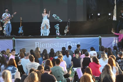 Yami en escena durante la caída del sol