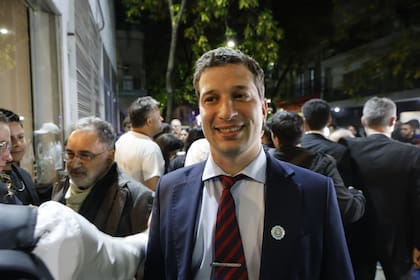 Yamil Santoro llega al debate que se llevará a cabo en el Canal de la Ciudad