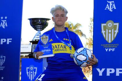 Yamila celebra el título ganado con Boca en 2021. Ahora juega en Palmeiras