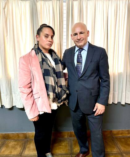 Yanina Marotte y su abogado y funcionario del Ministerio de Seguridad de la Nación, Fernando Soto