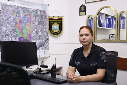 Yanina Noguera comanda la División Unidad Táctica de Pacificación de Barrios II, en el barrio Zavaleta