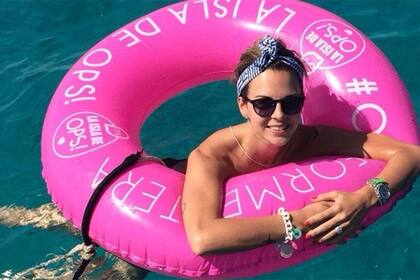 Yanina Screpante, la mujer del Pocho Lavezzi, salió a marcar la cancha