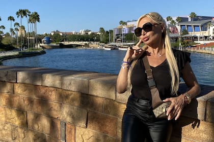 Yanina Zilli: "Un día me encontré con Alberto Migré y le conté que quería ser actriz, pero que cuando me contrataban siempre había una excusa para sacarme la ropa. Me respondió que me hiciera conocida por donde me llevara la vida y que después diera vuelta la carrera. Pero nunca pude hacer eso”