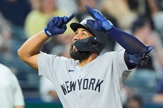 Yankees conectan seis jonrones y todos sus titulares logran dos hits en paliza 15-1 a Reales
