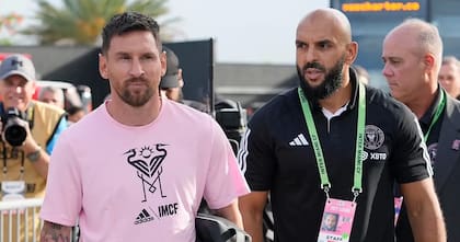 Yassine Cheuko, el guardaespaldas de Lionel Messi