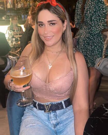 Yeimmy Ilias Isaza, de Colombia, fue despedida de su función docente (Fuente: The Sun)