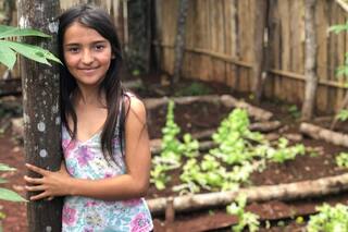 Nació con 24 dedos y quiere ser doctora para curar a su familia