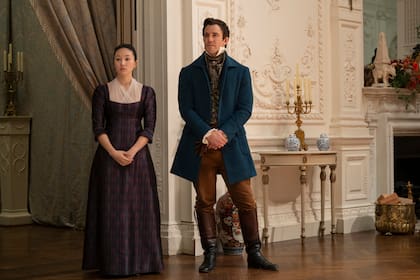 Yerin Ha y Luke Thompson en una escena de la nueva temporada de Bridgerton