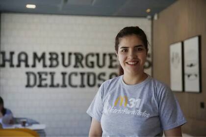 Yermina Benítez durante la inauguración del McDonald's en la Villa 31