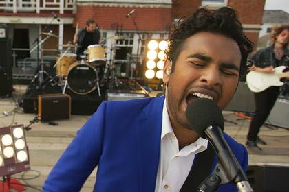 En Yesterday, su nueva película, Danny Boyle se imagina un mundo en el que sólo un ignoto cantautor conoce a los Beatles