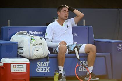 Yibing Wu sufrió el calor de Washington y se desplomó en medio de un partido