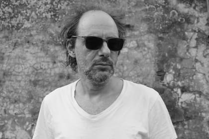 "Yiya, más allá de su propia locura y su perversión, fue el producto de una época. Nos pareció fundamental contar eso, en especial porque sentimos que hay mucho de esa época en el presente", sostiene Hartmann