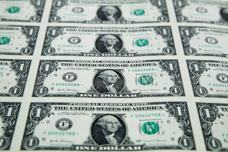 Ricardo Arriazu: “El gran desafío del Gobierno es controlar el dólar y sostener el superávit”