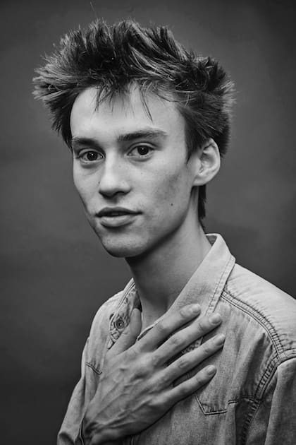 “Yo trato de hacer que mi música sea parecida a una flor”, dice Collier, de 25 años