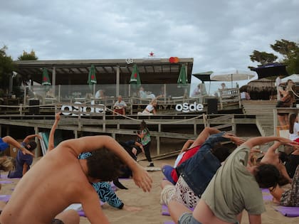 Yoga junto a Martina Anzel en el Parador Divisadero de Caril.